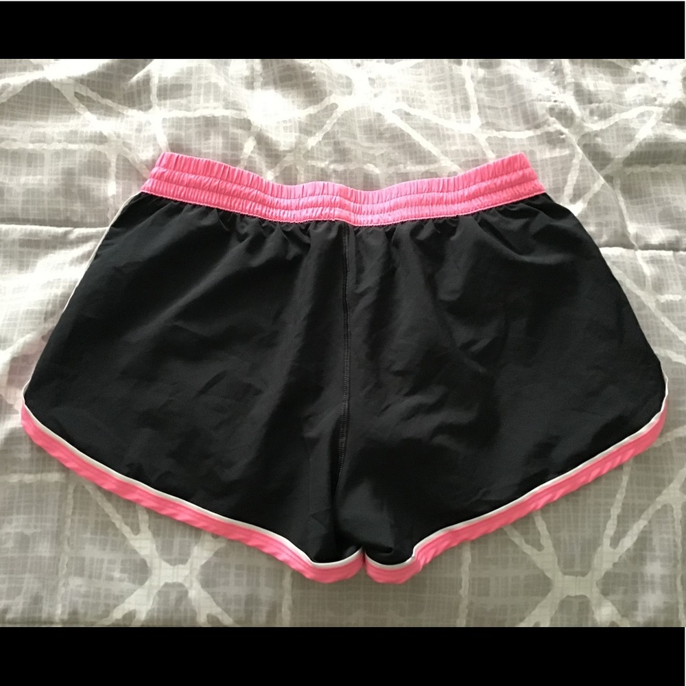 Under Armour Shorts - Picture 3 of 5